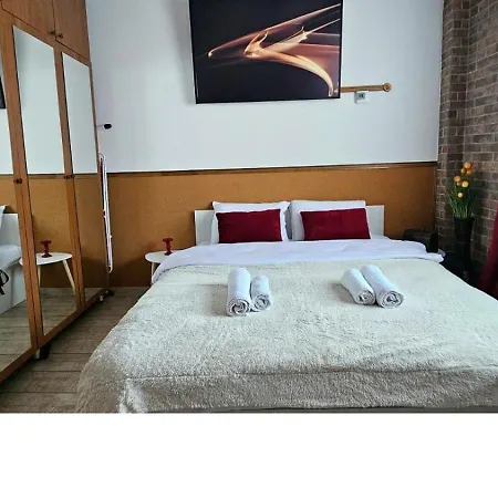 Tantra 7 Nacu Universitate Apartment *