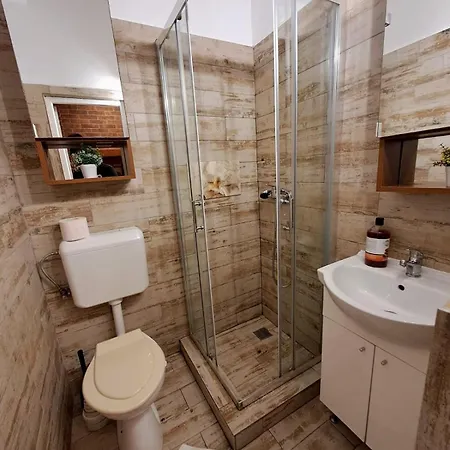 Tantra 7 Nacu Universitate Apartment *