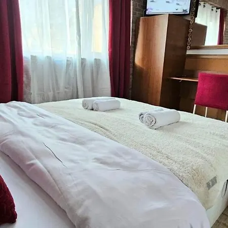 Tantra 7 Nacu Universitate 아파트 부쿠레슈티