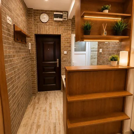 Tantra 7 Nacu Universitate Apartment *