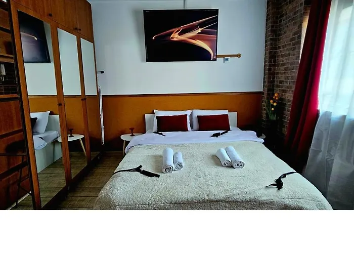 Tantra 7 Nacu Universitate Apartment