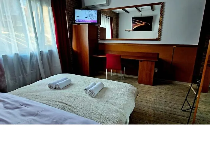 Tantra 7 Nacu Universitate ブカレスト