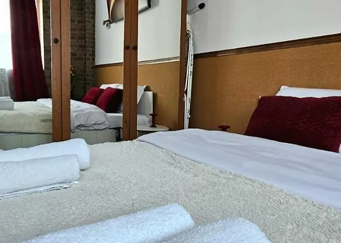 Tantra 7 Nacu Universitate Apartment *
