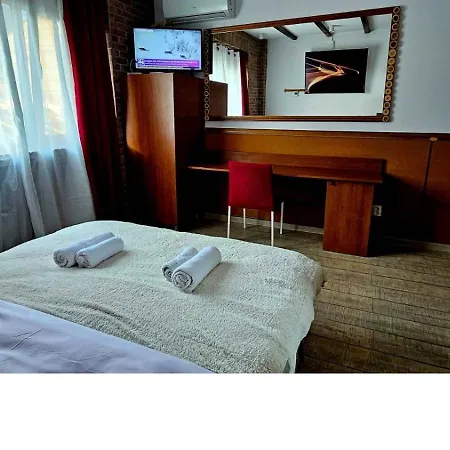Tantra 7 Nacu Universitate Bukareszt
