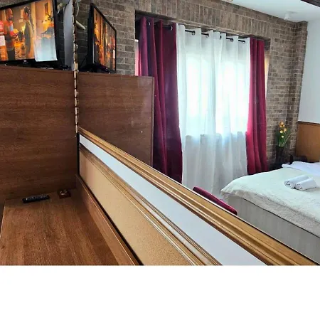 Tantra 7 Nacu Universitate * Bukarest